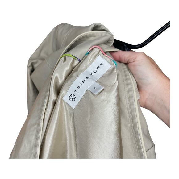 Trina Turk Button Rain Coat Trench Coat Lined 2 Pockets Size 6 - Picture 5 of 6